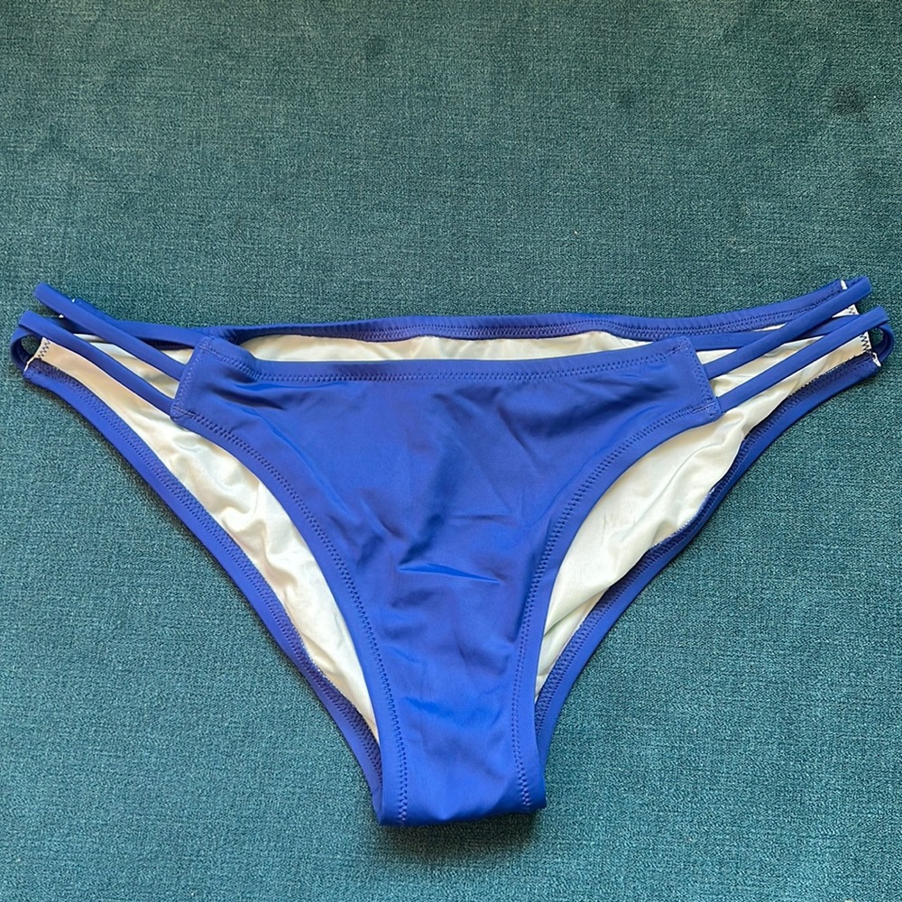 Royal blue bikini bottom 🔵